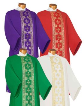 4 Dalmatiken mit Stola, Clavistäbe in liturgischen Farben