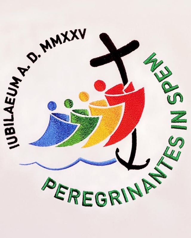 Kasel weiß, Logo gestickt "Peregrinantes in Spem"